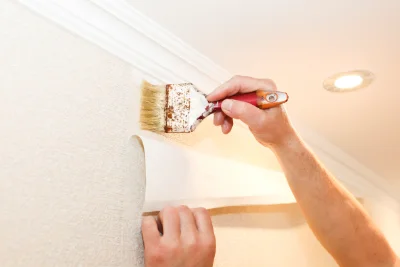 Pose de papier peint à Huiron — revêtements muraux et toiles de verre